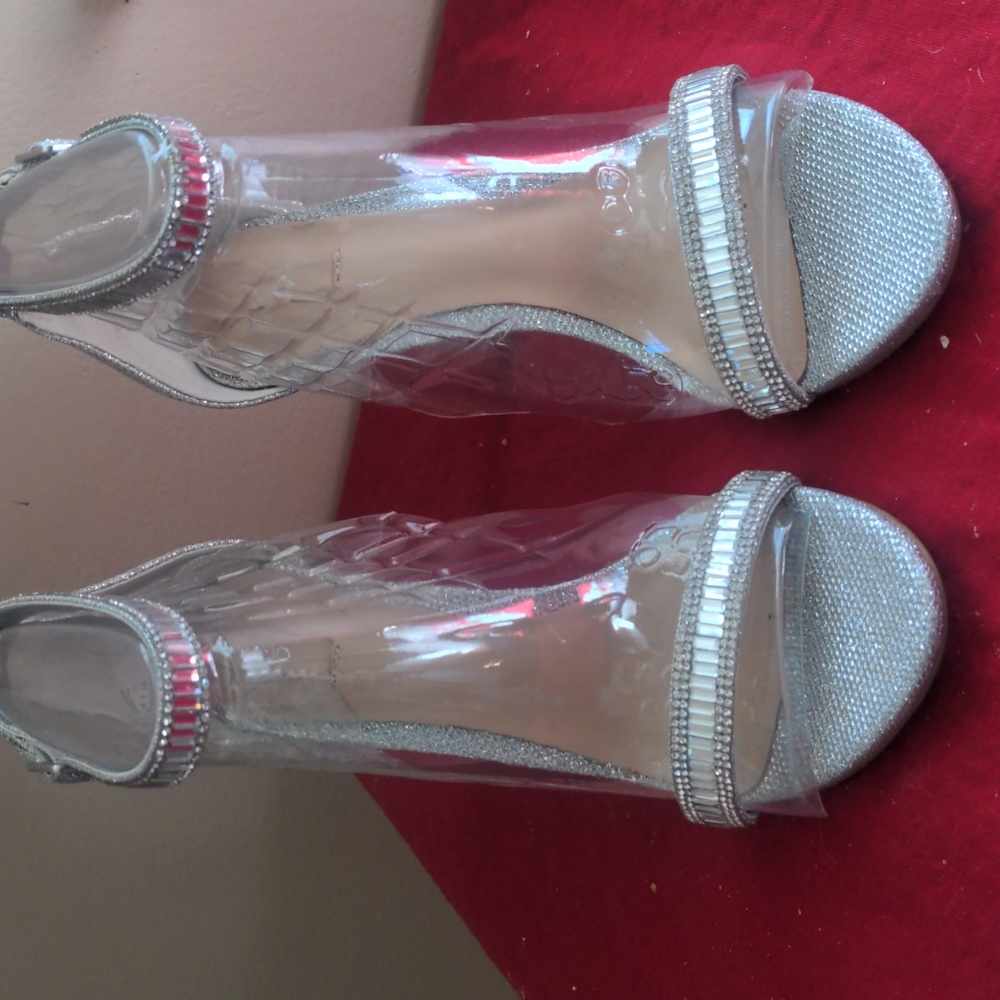 Aldo silver rhinestone size 8 heels